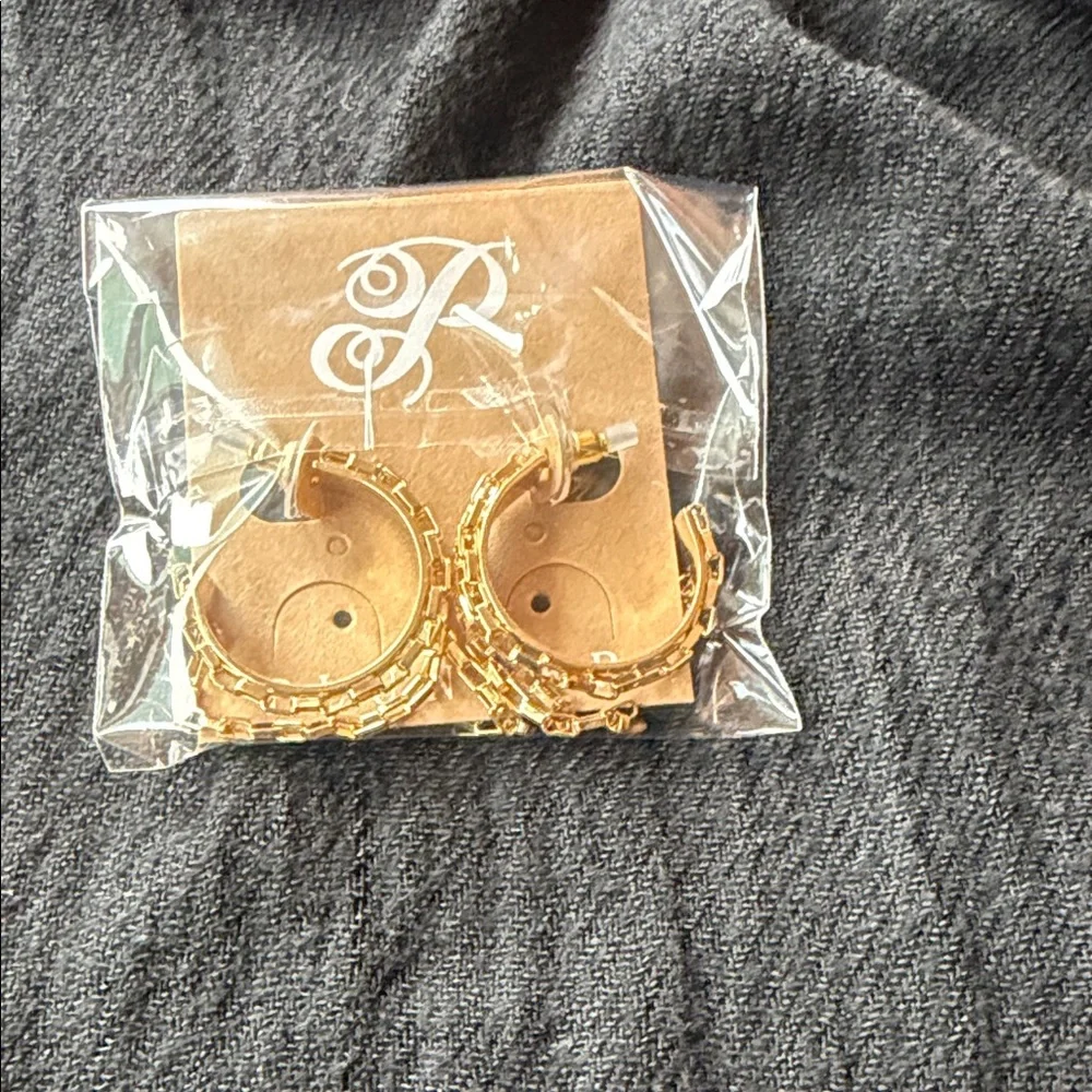 ‼️NWT Plunder Gold Chain Hoop Earrings
